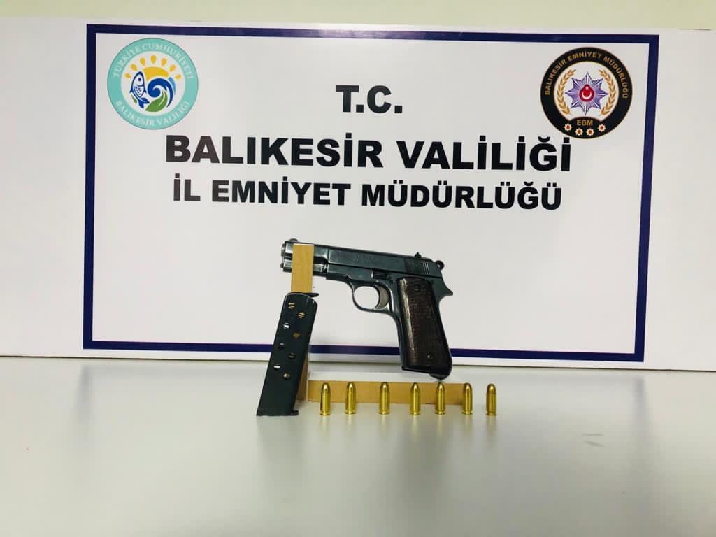 Balıkesir’de çok sayıda ruhsatsız silah ele geçirildi