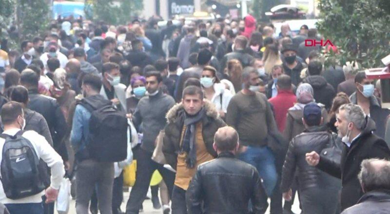 İstiklal’de korkutan kalabalık… Taksim’de sosyal mesafe kuralı rafa kalktı | Video