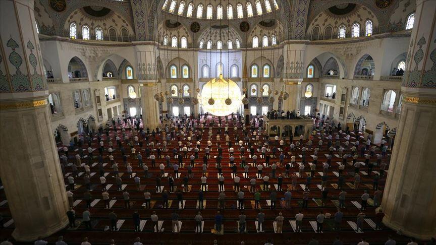 Cuma namazı sonrası bütün camilerde yağmur duası edilecek