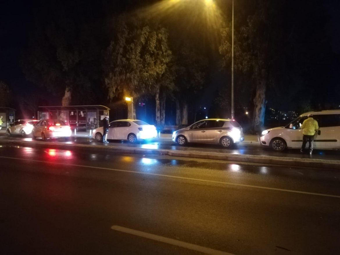 İzmir’de trafik denetimi! 17 kişiye ceza