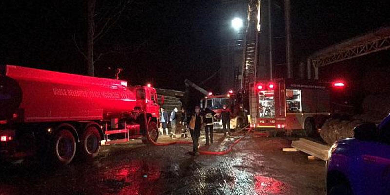 Kereste fabrikasının talaş silosundan yükselen dumanlar korkuttu