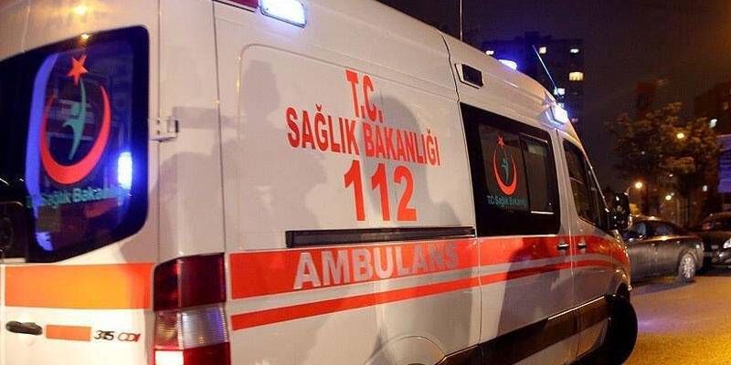 Sakarya’da hasta yakınları ambulansa zarar verdi