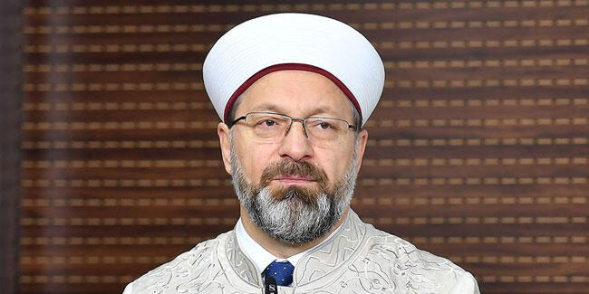 Diyanet İşleri Başkanı Erbaş, Boğaziçi Üniversitesi önünde Kabe fotoğrafının yere serilmesini kınadı