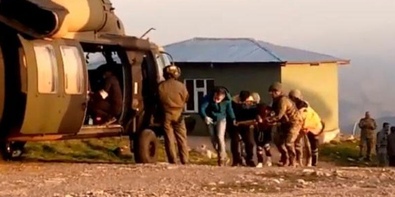 Hakkari’de ağır yaralanan çocuk Kara Kuvvetleri helikopteri ile hastaneye kaldırıldı