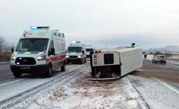 Kayseri’de işçi servisi devrildi: 10 yaralı