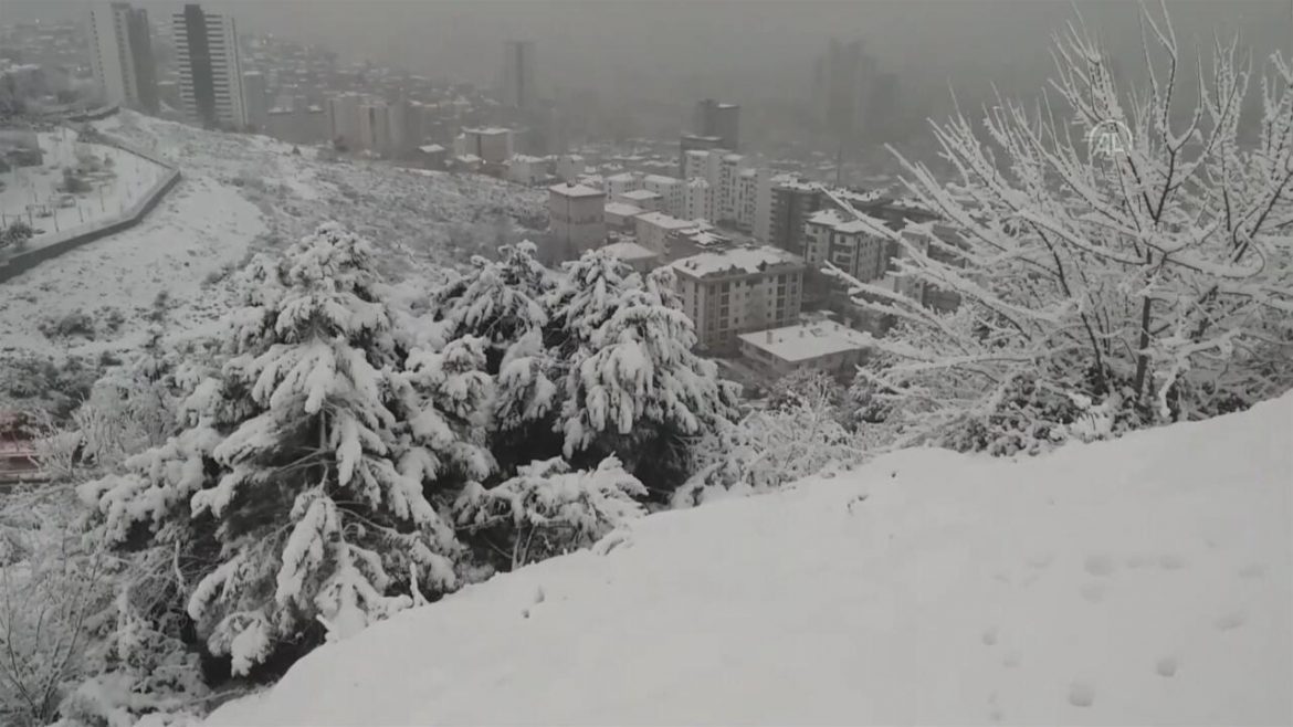 Meteoroloji’den kar uyarısı! İstanbul’da 6 gün boyunca etkili olması bekleniyor