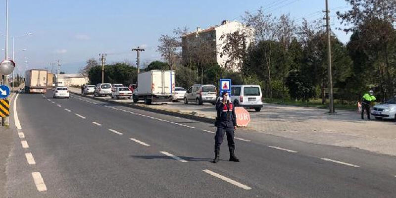 Yol kontrolünde durdurulan otomobilde ruhsatsız tabanca ele geçirildi: 1 gözaltı