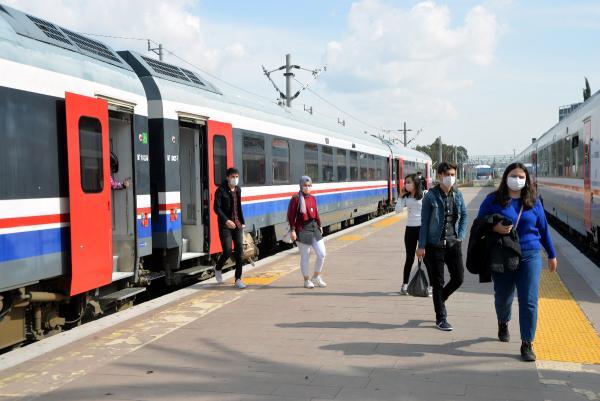 Mersin-Adana arası tren seferleri başladı