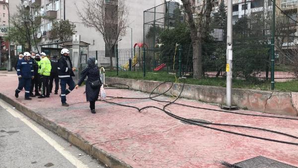 İzmit’te yüksek gerilim hattı yola düştü