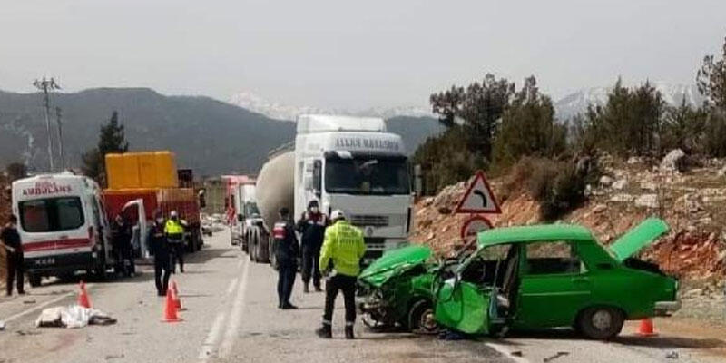 Muğla’da otomobil ile TIR çarpıştı: 2 ölü