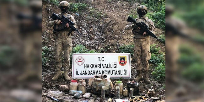 Hakkari’de, teröristlere ait silah, mühimmat ve patlayıcı ele geçirildi