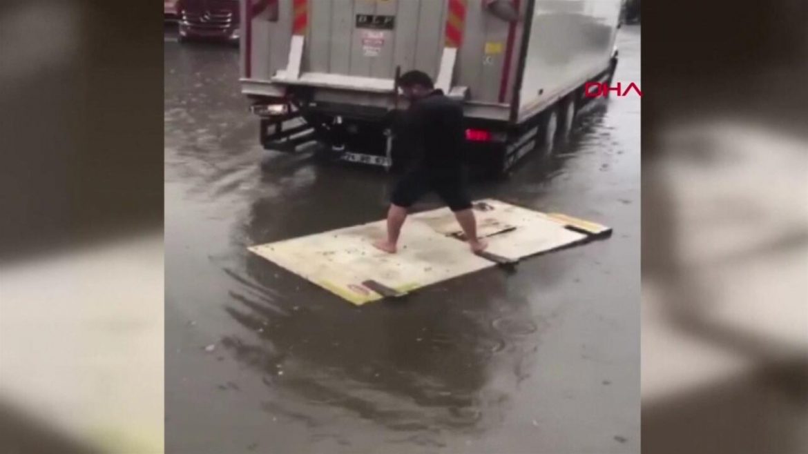 Ankara’da sanayi bölgelerini su bastı