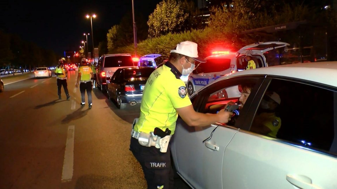 İstanbul’da trafik denetimi: Kurallara uymayan sürücülere ceza yağdı