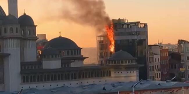 Son dakika… Taksim’de bir binada yangın