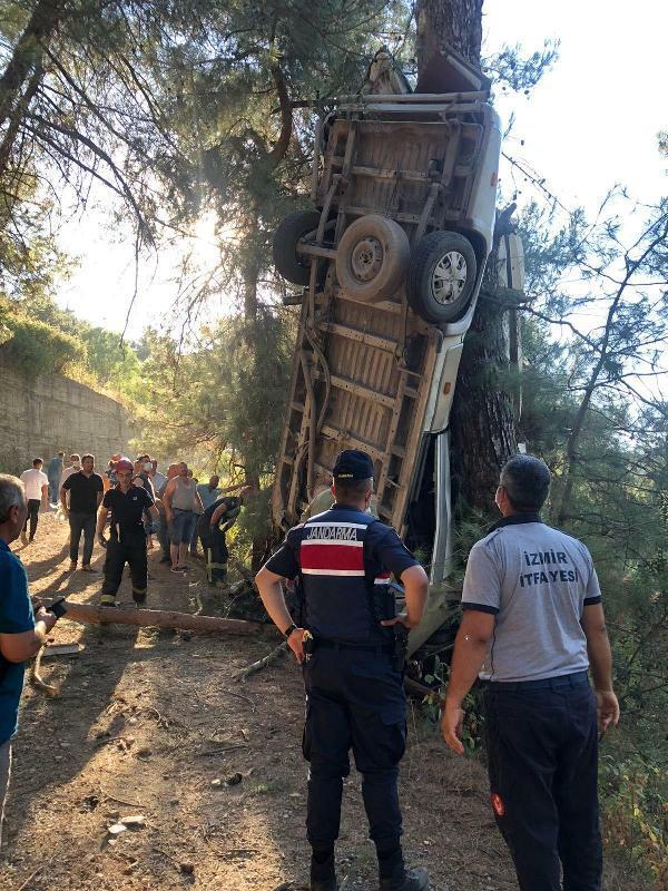 Türbe ziyaretinden dönen kafile kaza yaptı: 4 ölü, 15 yaralı