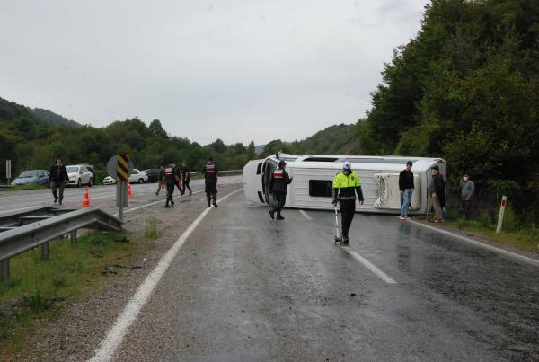 Bartın’da maden işçilerinin minibüsü devrildi: 11 yaralı